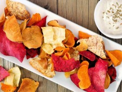 Chips di verdure al microonde: un snack sfizioso e leggero
