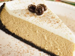 Cheesecake al cappuccino al microonde: una bontà da gustare con cucchiaio